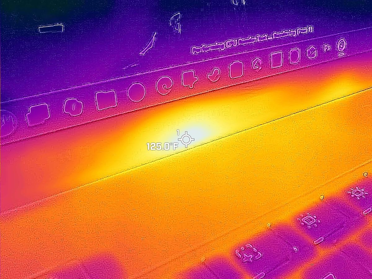 Picture of the area above the ROG Zephyrus G16 keyboard taken with a thermal camera.