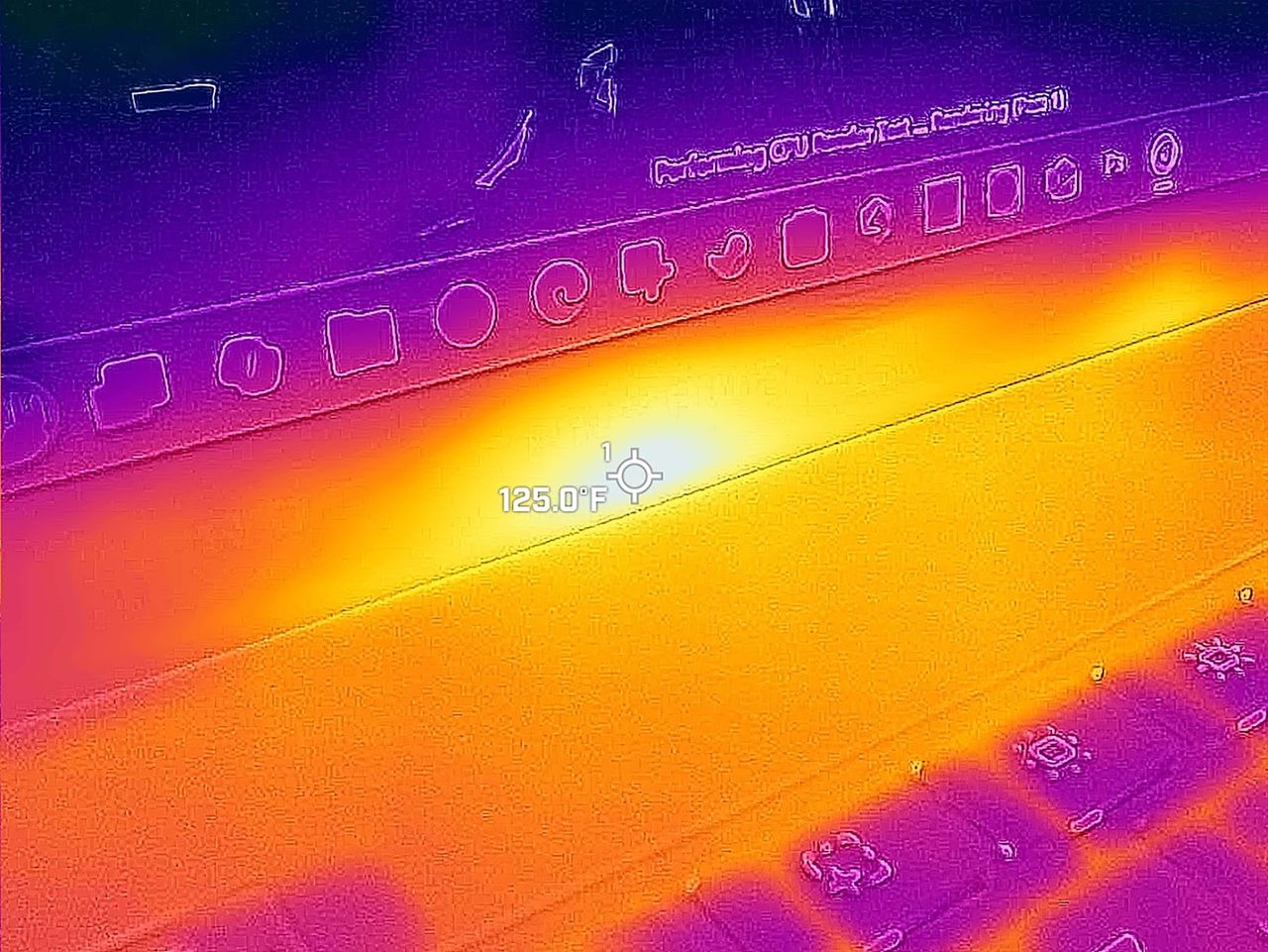 Picture of the area above the ROG Zephyrus G16 keyboard taken with a thermal camera.