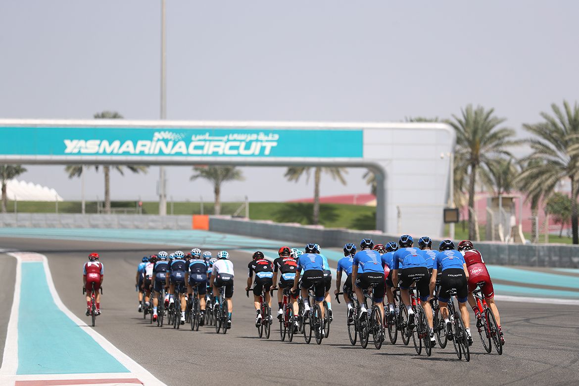 The peloton grew during the laps of the circuit