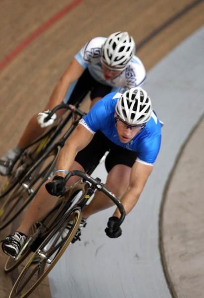 Jason Niblett (VIC) won his heat against Michael Robinson (QLD).
