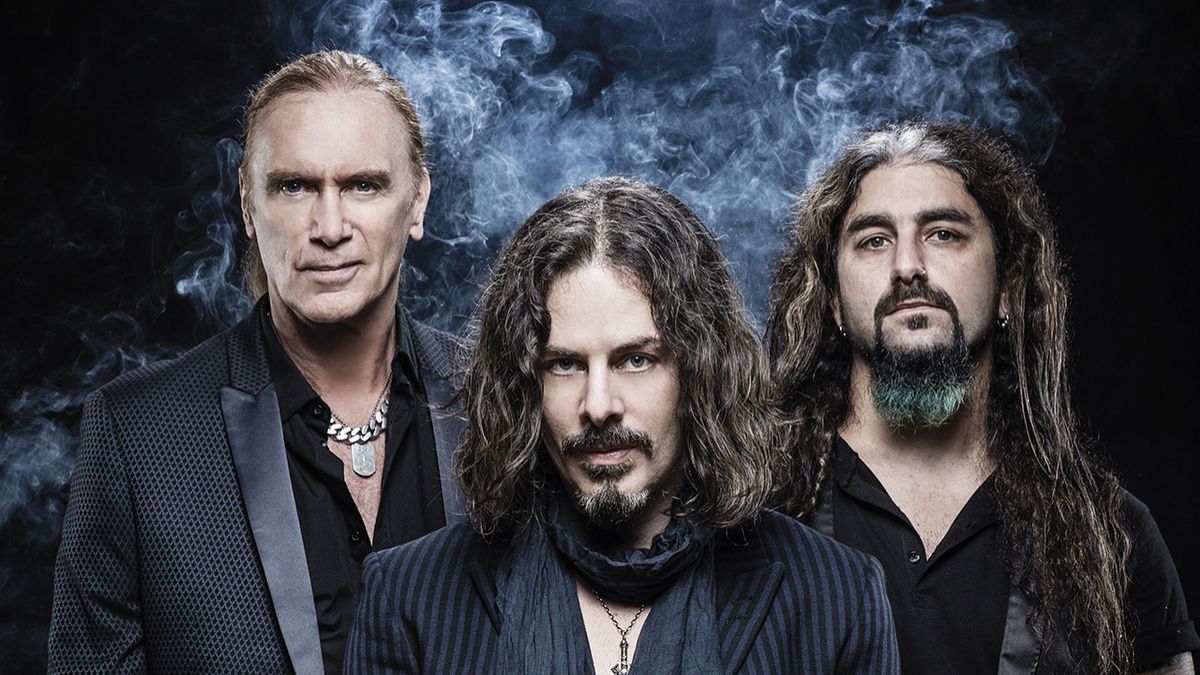 Live Preview: The Winery Dogs | Louder