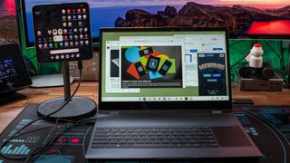 Desktop Mode on Android 16 QPR1 Beta 2 with NexDock XL and Pixel 9 Pro Fold