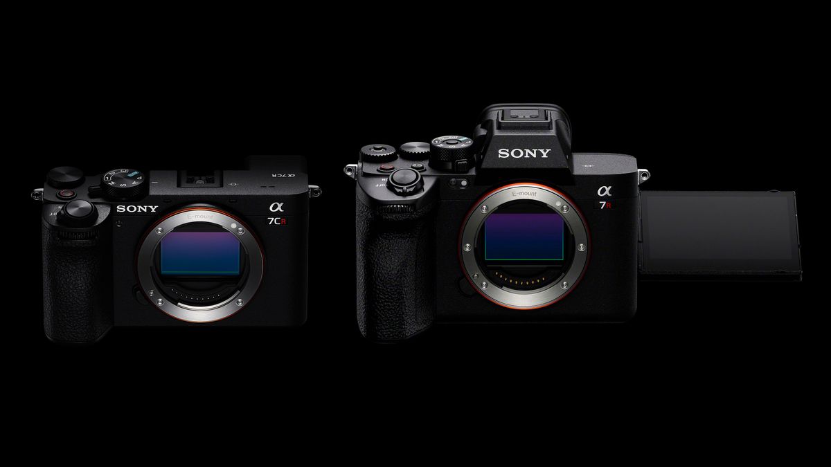 Sony A7CR vs A7R V