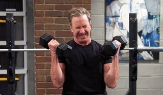 tim allen's mike baxter lifting weights on last man standing season 9