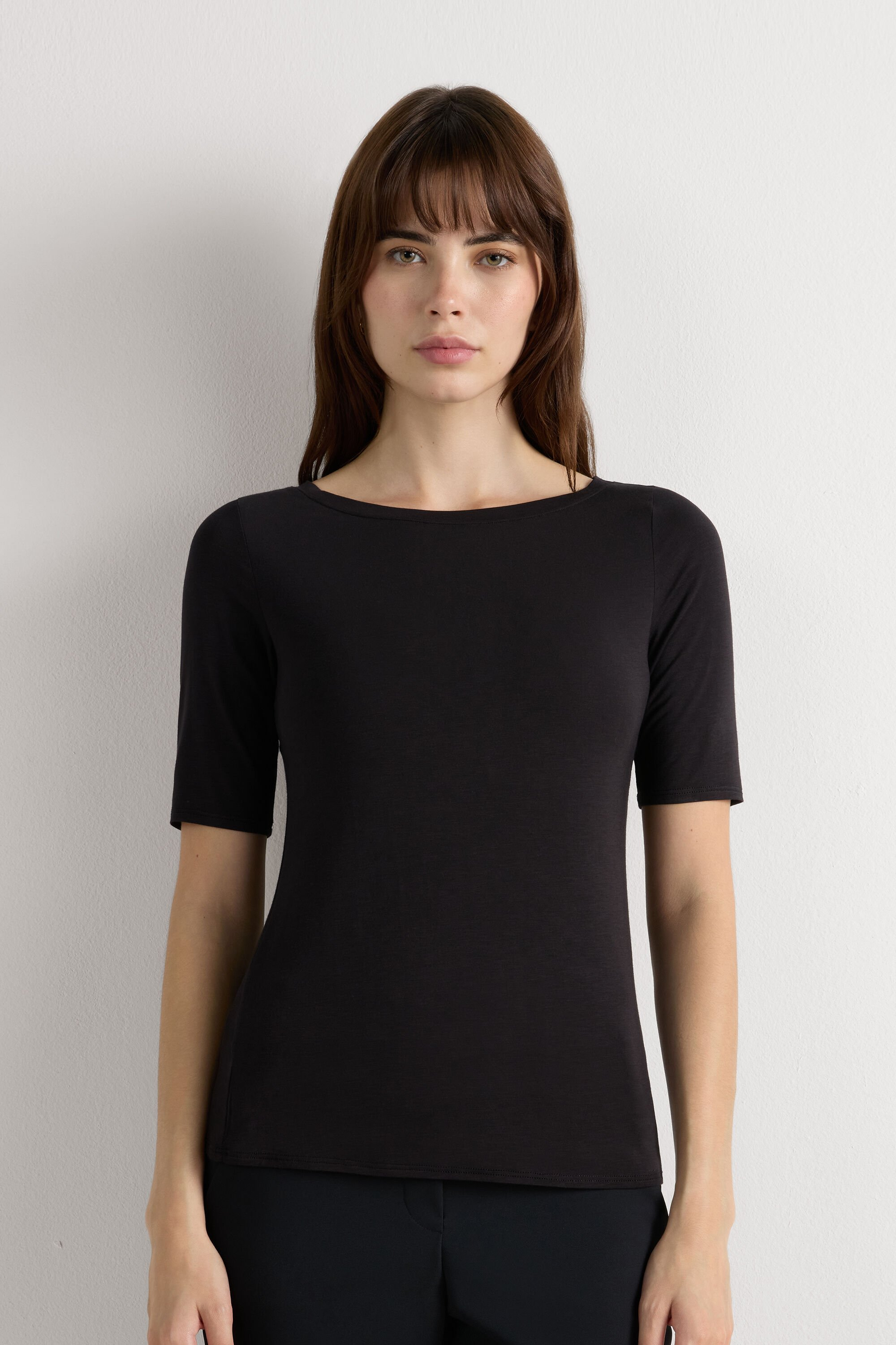 An image of an Intimissimi boat neck top.