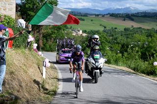Luke Plapp riding solo to victory on stage 8 of the Giro d'Italia 2025
