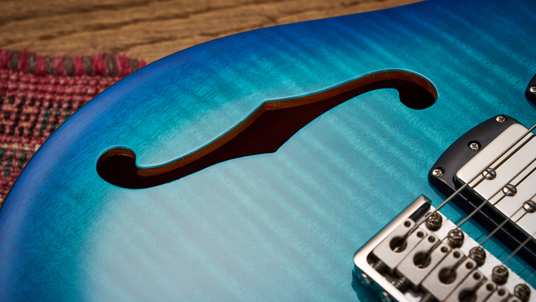 PRS SE Semi-Hollow Special