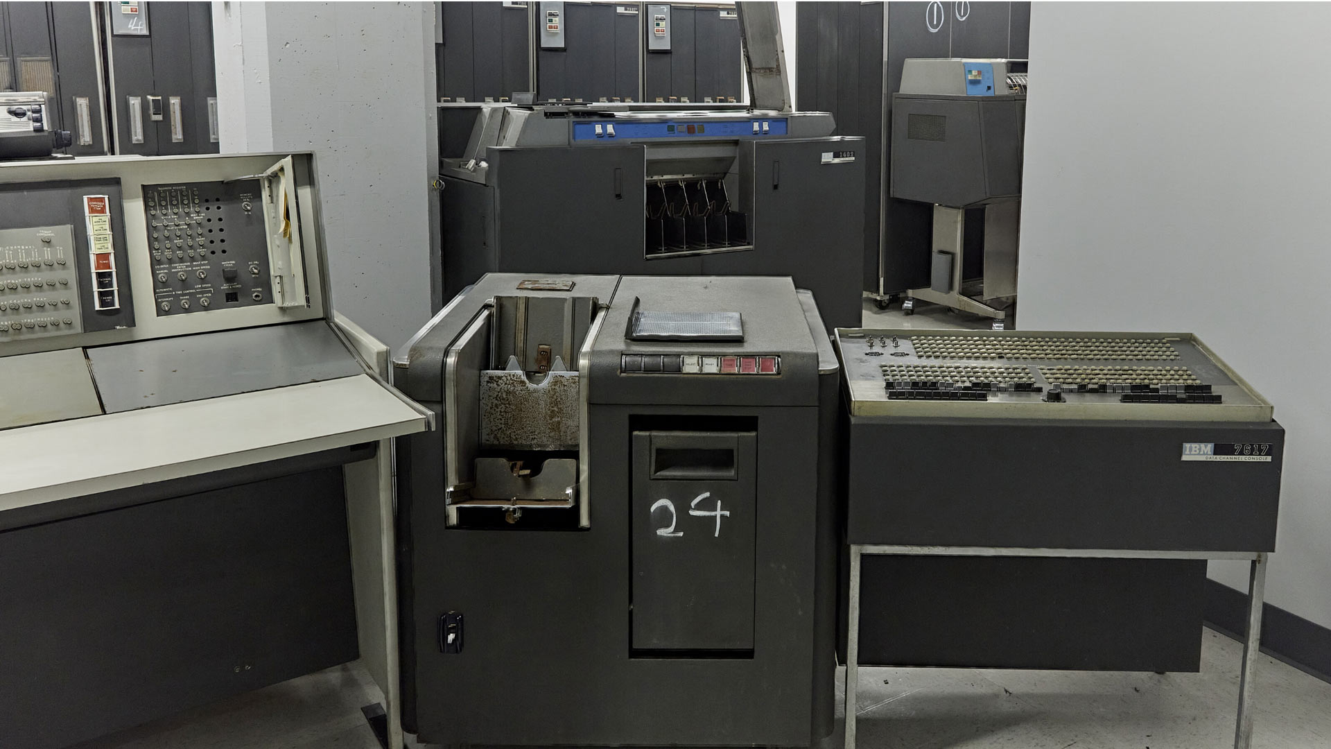 IBM 7090 Mainframe system at auction