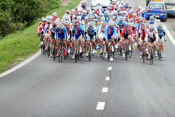 The junior peloton on stage 1