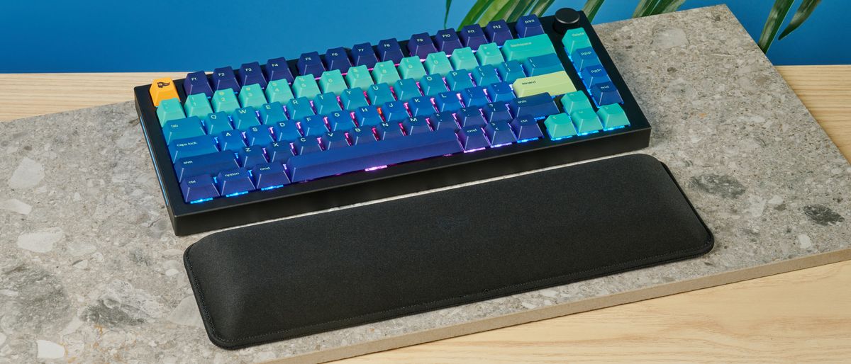 Photograph of the Glorious GMMK Pro custom mechanical keyboard