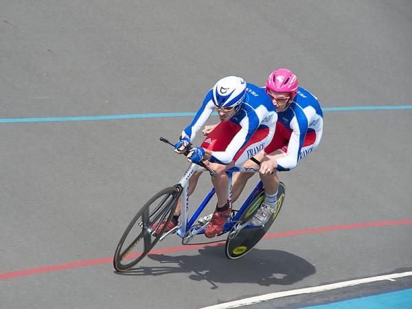 Olivier Donval (stoker) and Olivier Derquene showing everyone else how it's done.