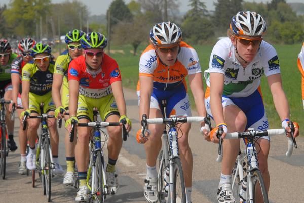 Johan Le Bon (Bretagne - Schuller) in front of Coen Vermeltfoort (Rabobank Continental) and Jetse Bol (Rabobank Continental)