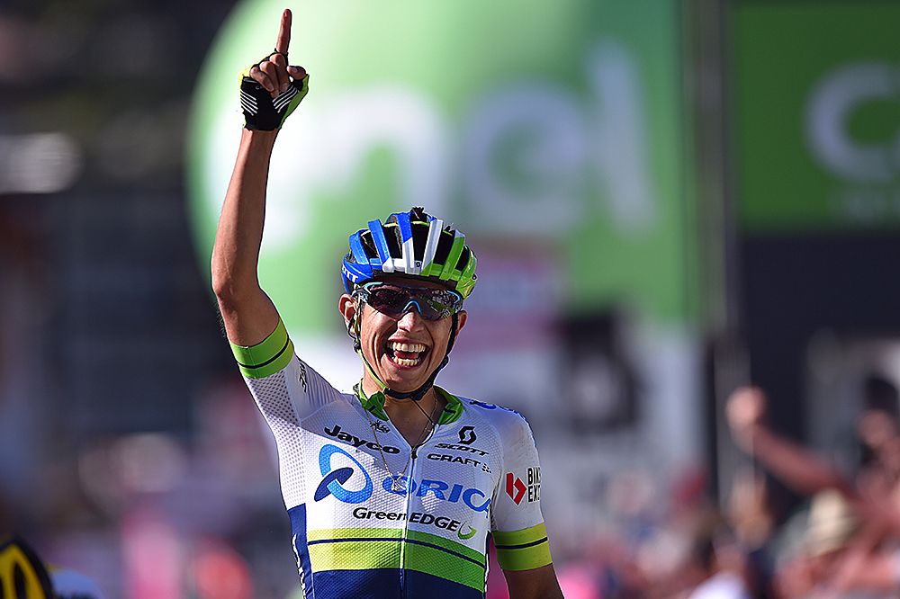 Esteban Chaves (Orica-GreenEdge) wins queen stage at Giro d'Italia