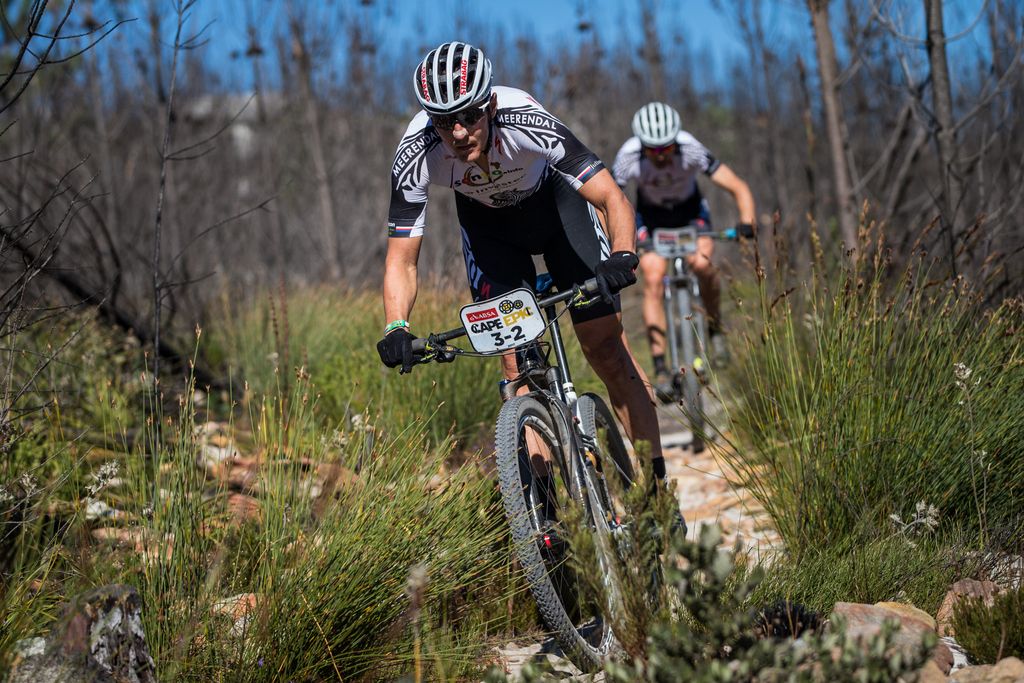 Christoph Sauser and Jaroslav Kulhavy (Investec-Songo-Specialized) bomb on