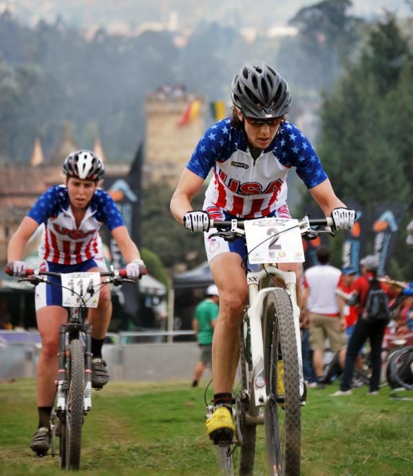 Mary McConneloug races toward a podium spot in the elite women's race