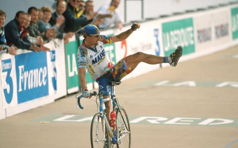 The iconic Johan Museeuw celebration from 2000
