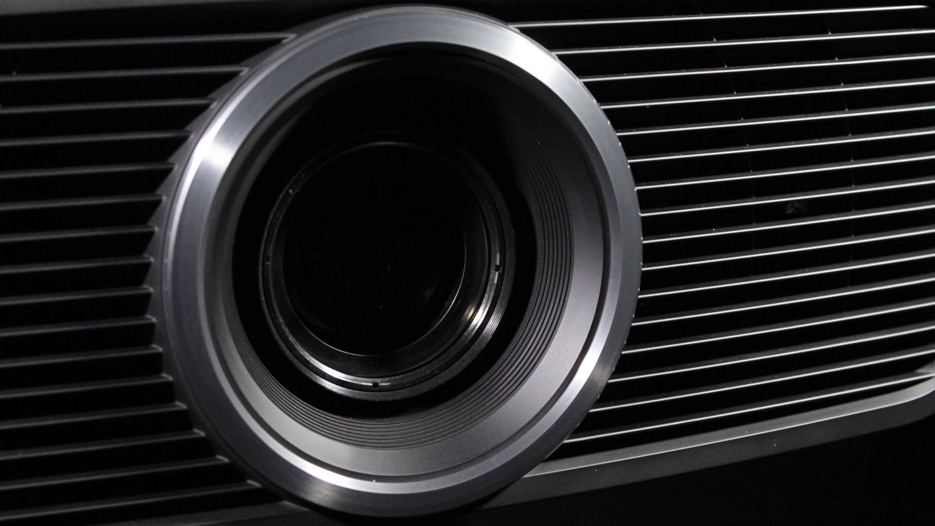 JVC DLA-NZ700 close up of lens