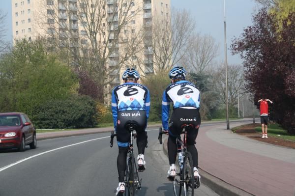 The two Garmin riders set off for their 40km ride
