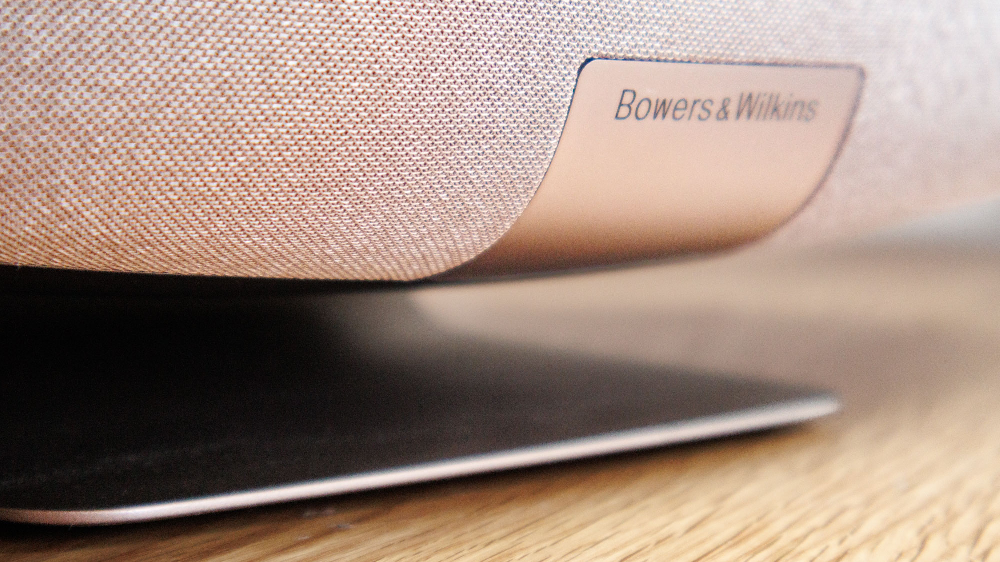 The Bowers & Wilkins logo of the Zeppelin Pro speaker