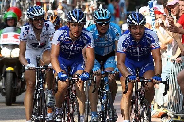 Cretskens and De Jongh suffer up the climb