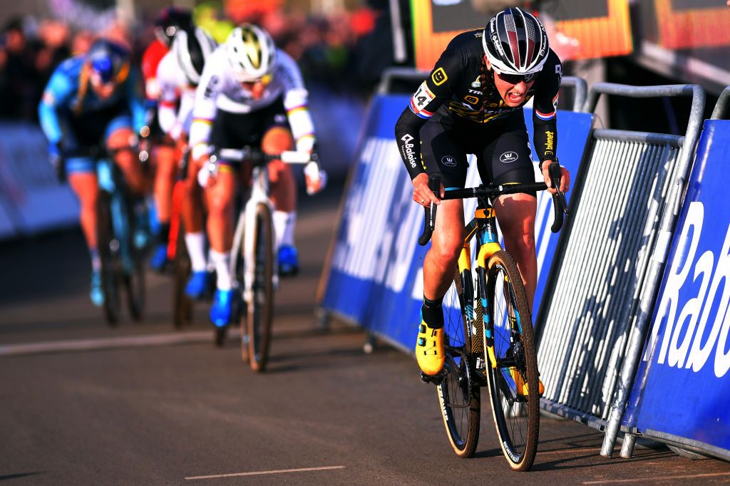 HOOGERHEIDE NETHERLANDS JANUARY 26 Lucinda Brand of The Netherlands and Team Telenet Baloise Lions Sanne Cant of Belgium and IKOCrelan Team during the 31st WC GP Adrie Van der Poel Hoogerheide 2020 Women Elite UCICX TelenetUCICXWC on January 26 2020 in Hoogerheide Netherlands Photo by Luc ClaessenGetty Images