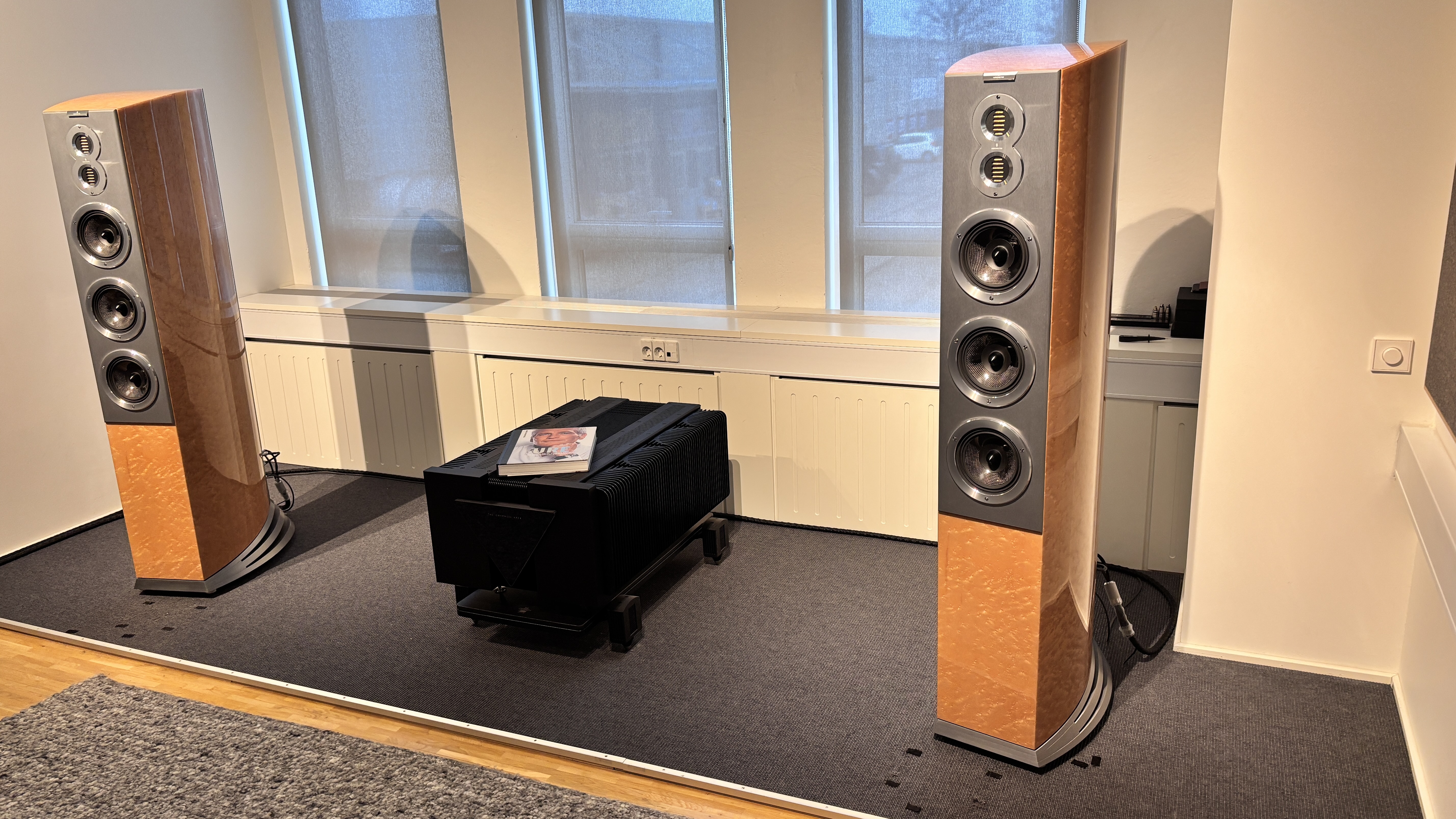 Audiovector R 10 Arreté floorstanders 