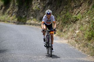 Mavi Garcia goes on a solo attack on stage 7 in an attempt at stage win and GC podium at Giro Donne