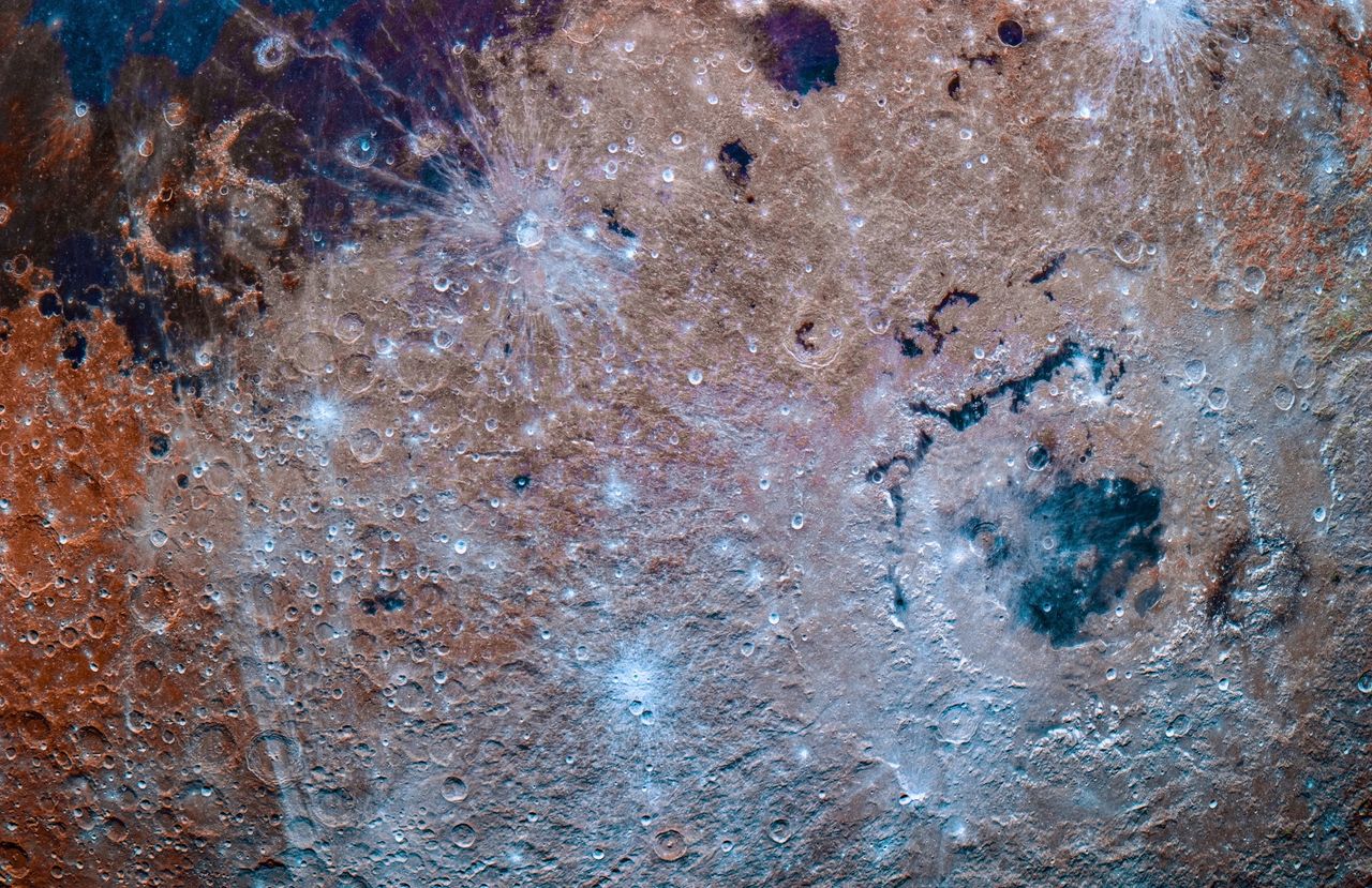NASA's Artemis 2 commander and astrophotographer team up to capture breathtaking, never-before-seen shots of the moon's far side