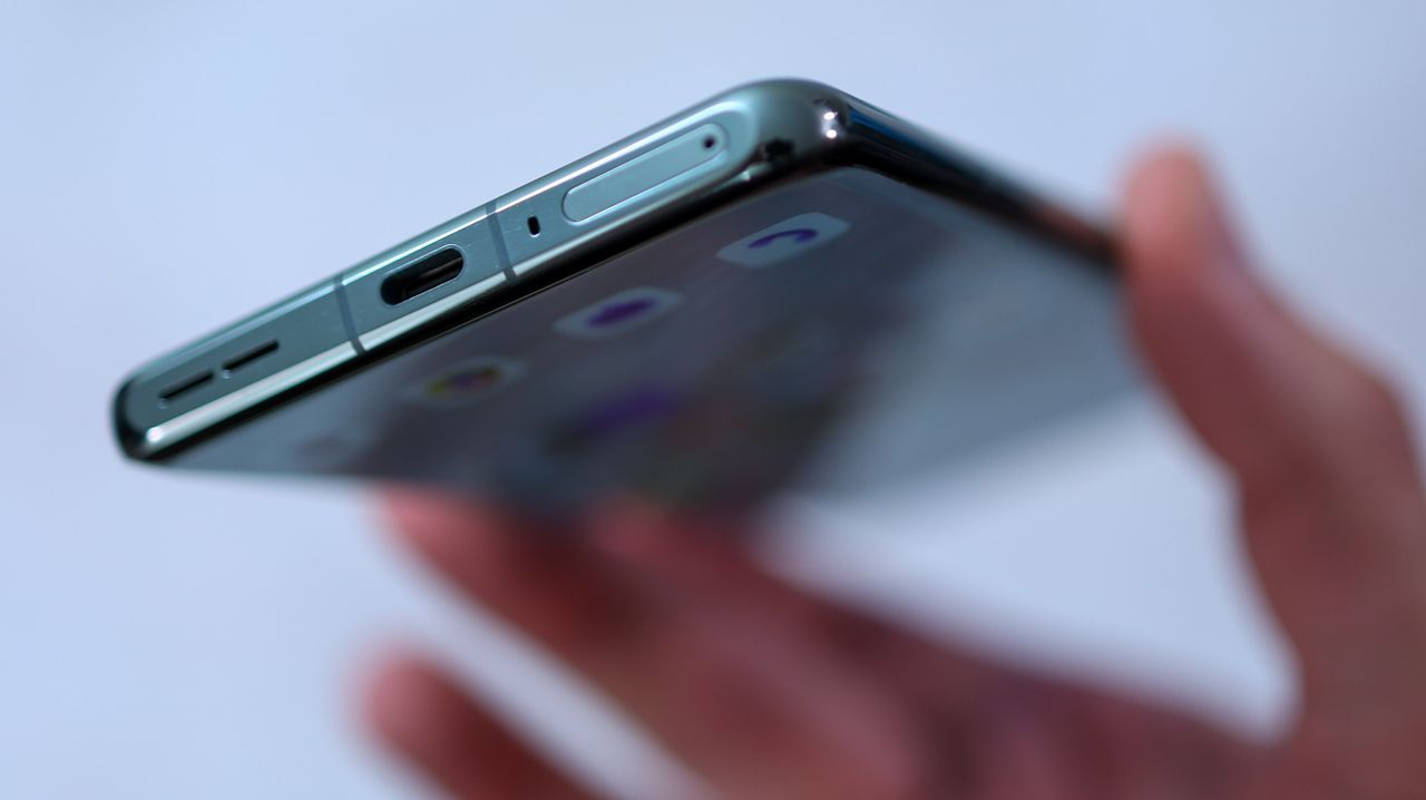 A photo of the OnePlus 12