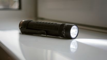 Maglite MAG-TAC Rechargeable LED Torch review