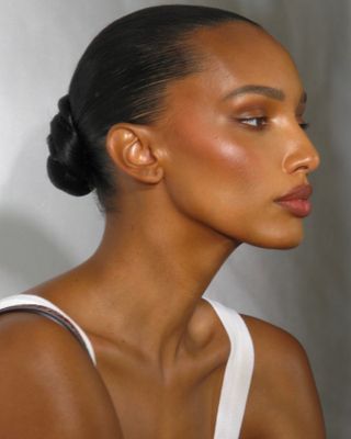 @jastookes wearing red blusher