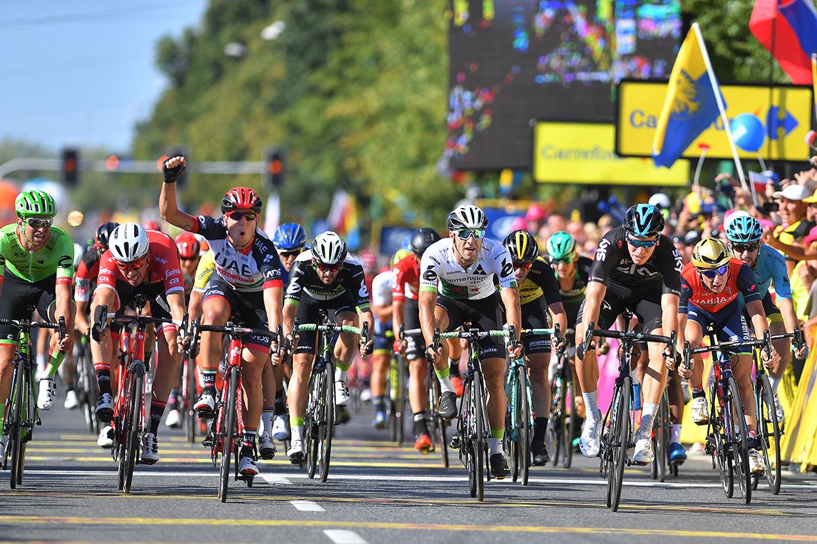 Sacha Modolo (UAE-Emirates) wins in Katowice.