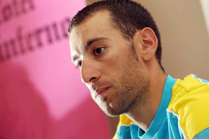 Vincenzo Nibali (Astana) chats to the press on the first rest day at the Giro