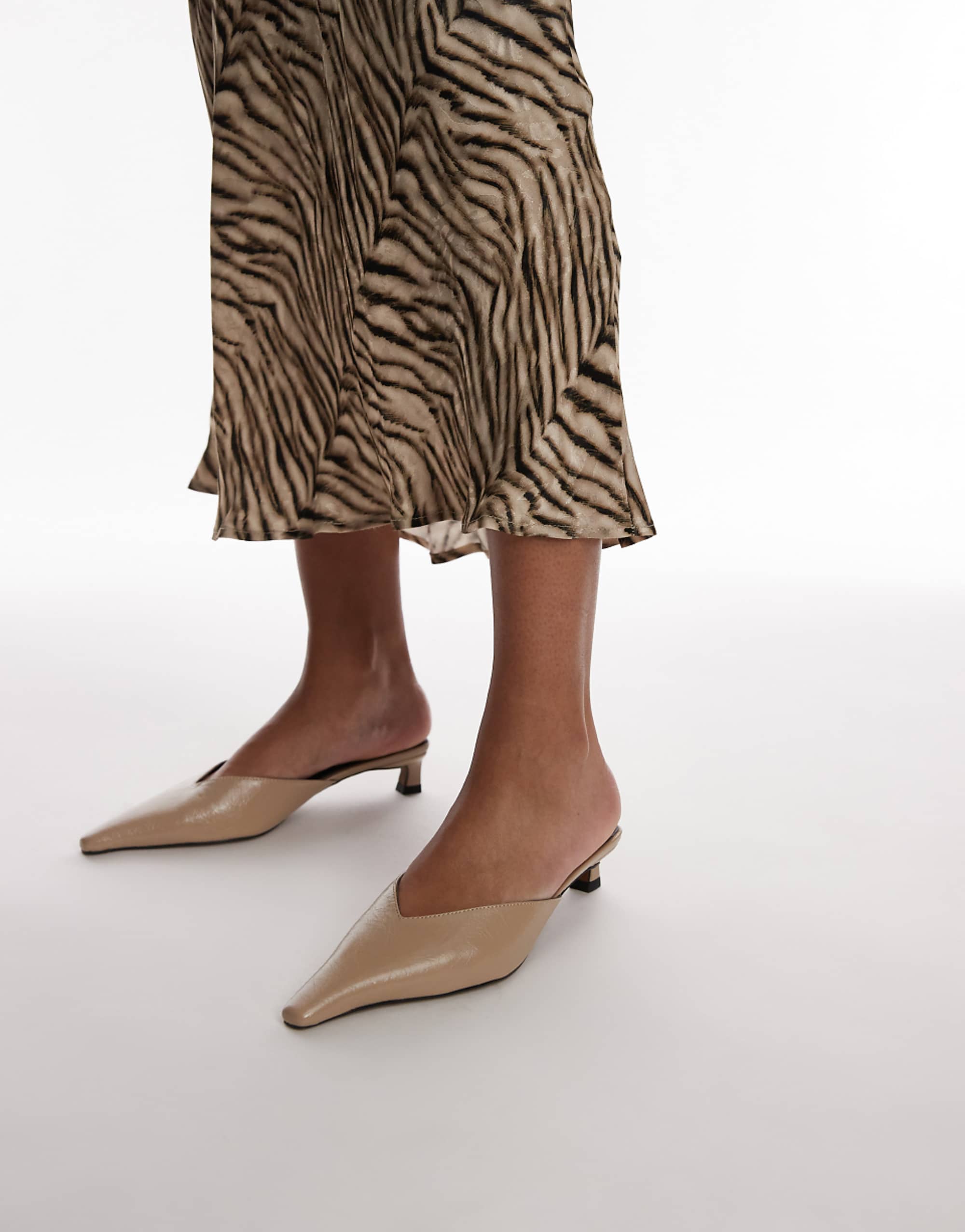 Topshop Dolly Closed Toe Heels in Taupe