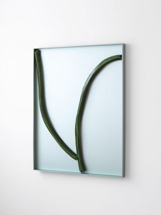 Ceramic bas-relief by Ronan Bouroullec featuring two thin lines on light grey aluminium background