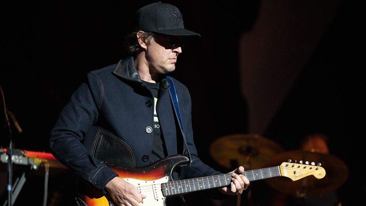 Joe Bonamassa playing a Fender Stratocaster live