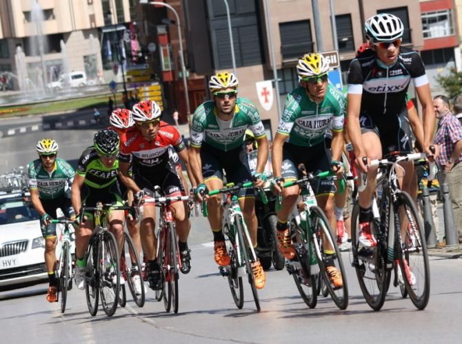 &Aacute;lvaro Cuadros (Ettix) drives the breakaway