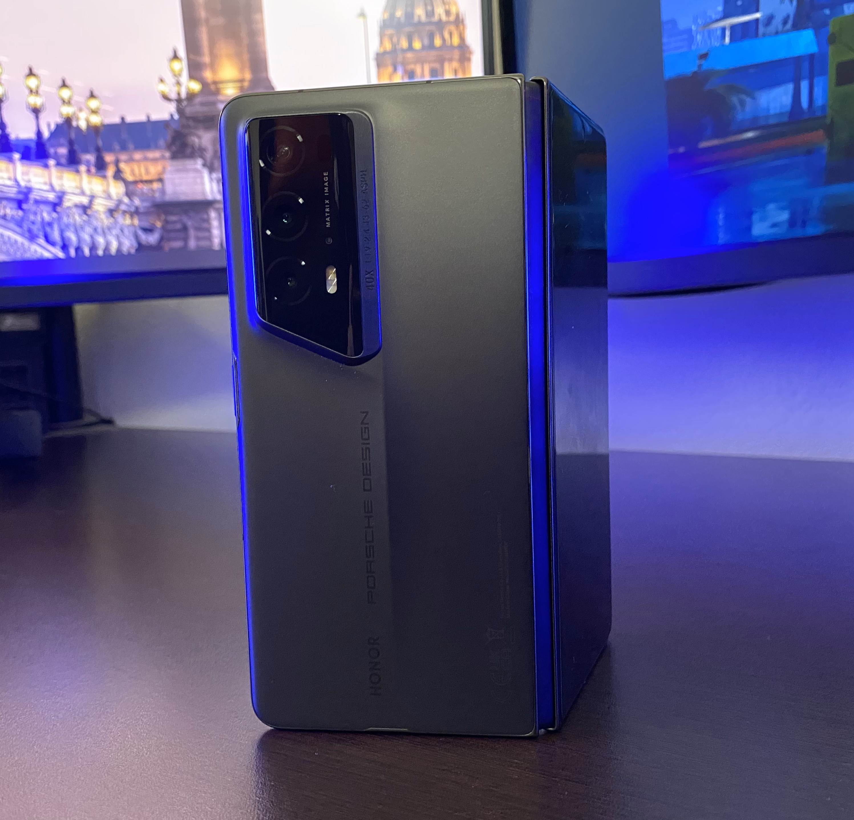 HONOR Magic V2 RSR Porsche Design