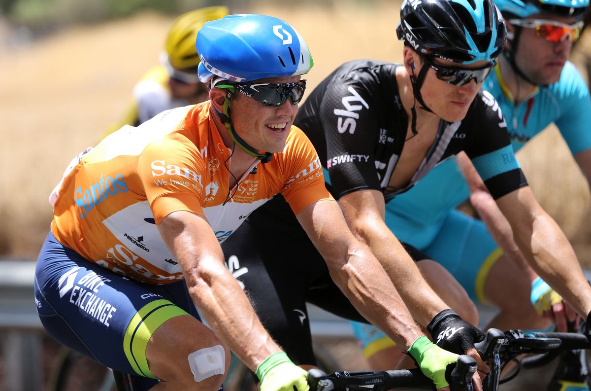 Simon Gerrans chatting with Ben Swift who he would get the better off in the sprint