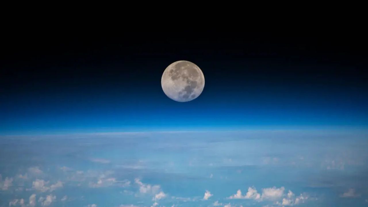 New DARPA 'field guide' looks for ways to jump-start a moon economy