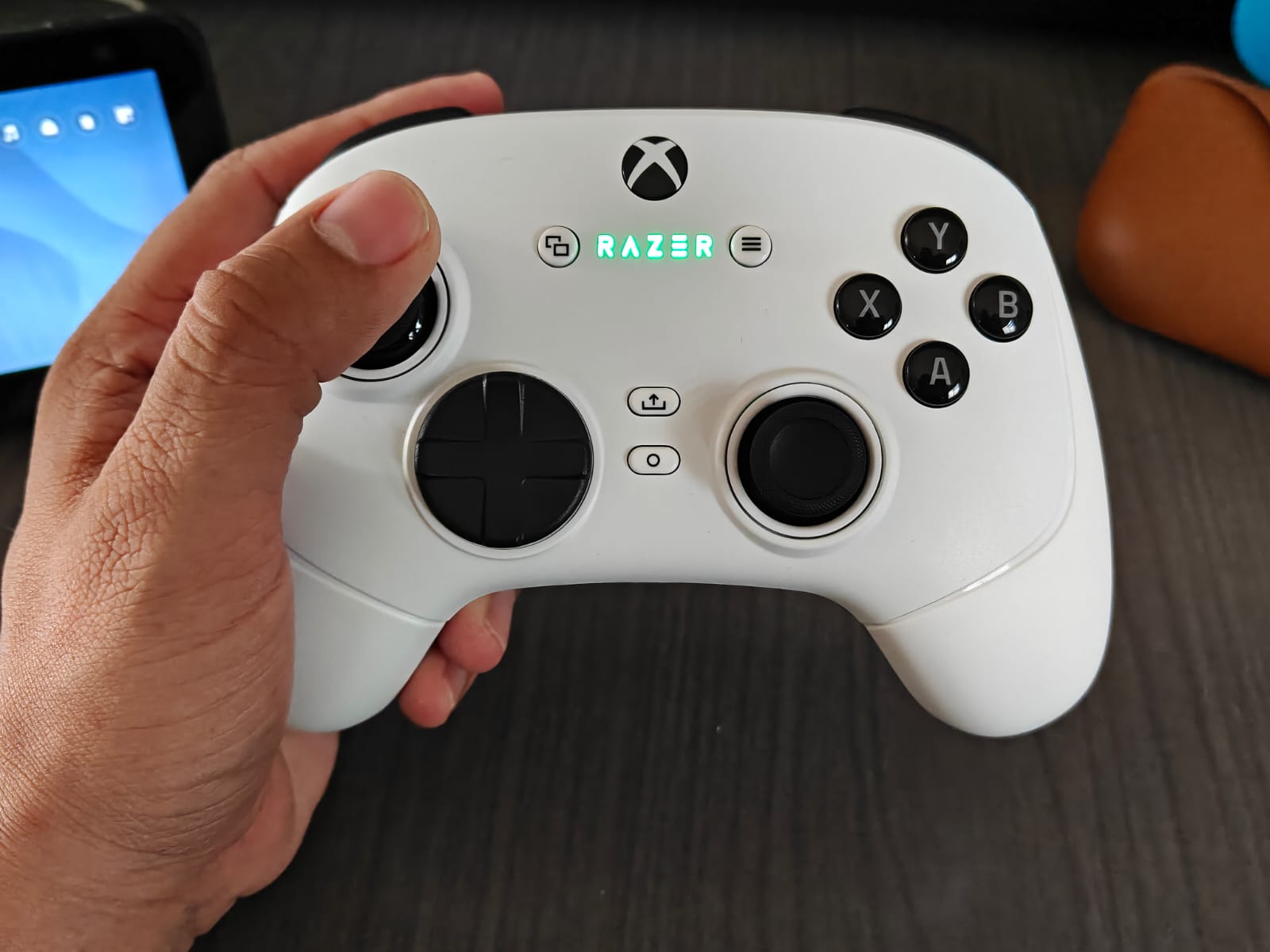 Razer Wolverine V3 Pro