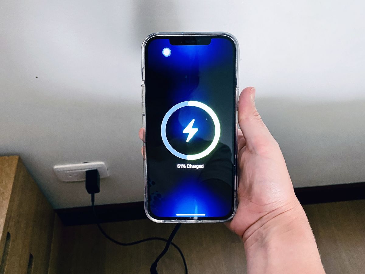 Belkin Boostcharge Portable Wireless Charger Pad review The