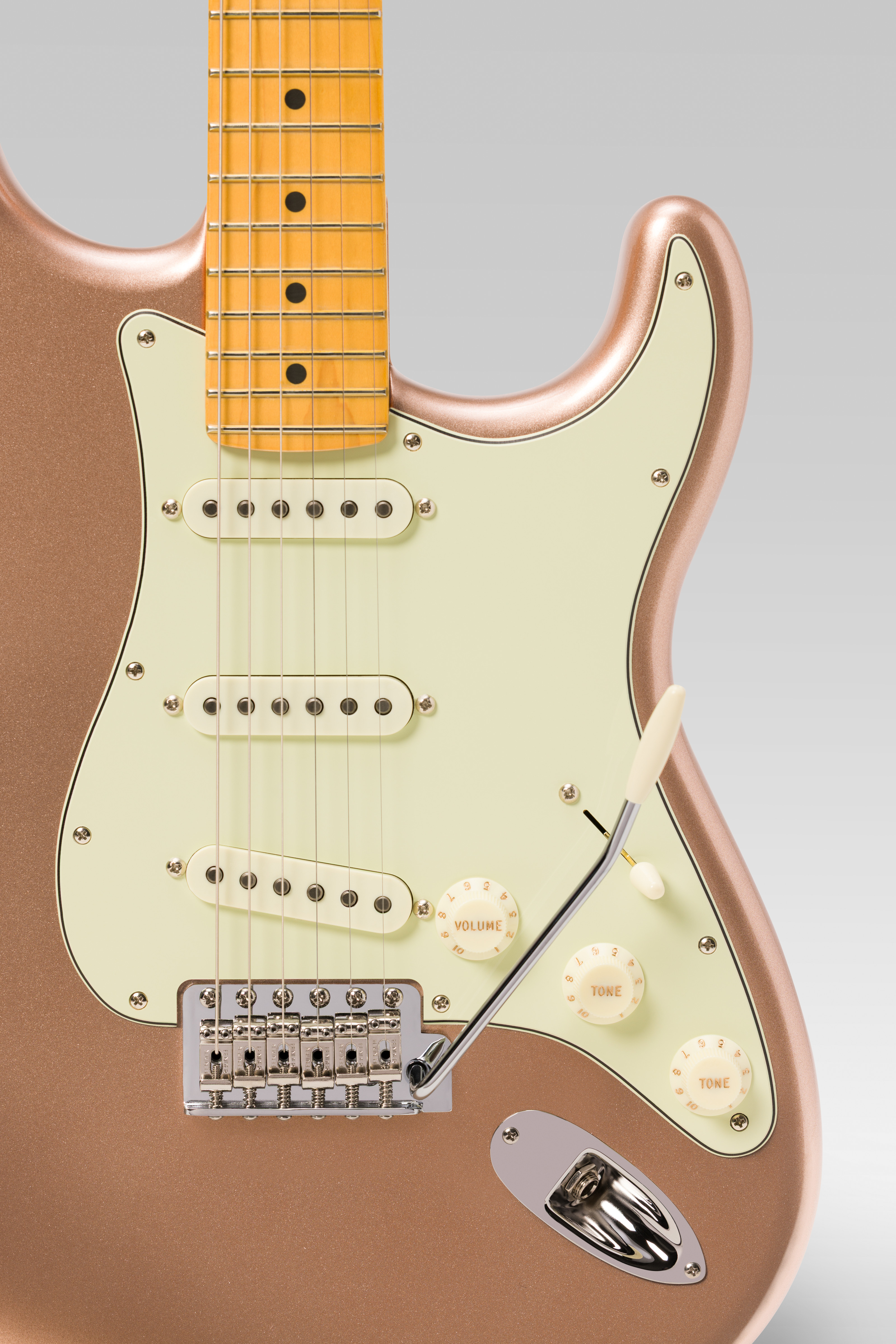 Fender American Professional Classic Stratocaster in Faded Firemist Gold