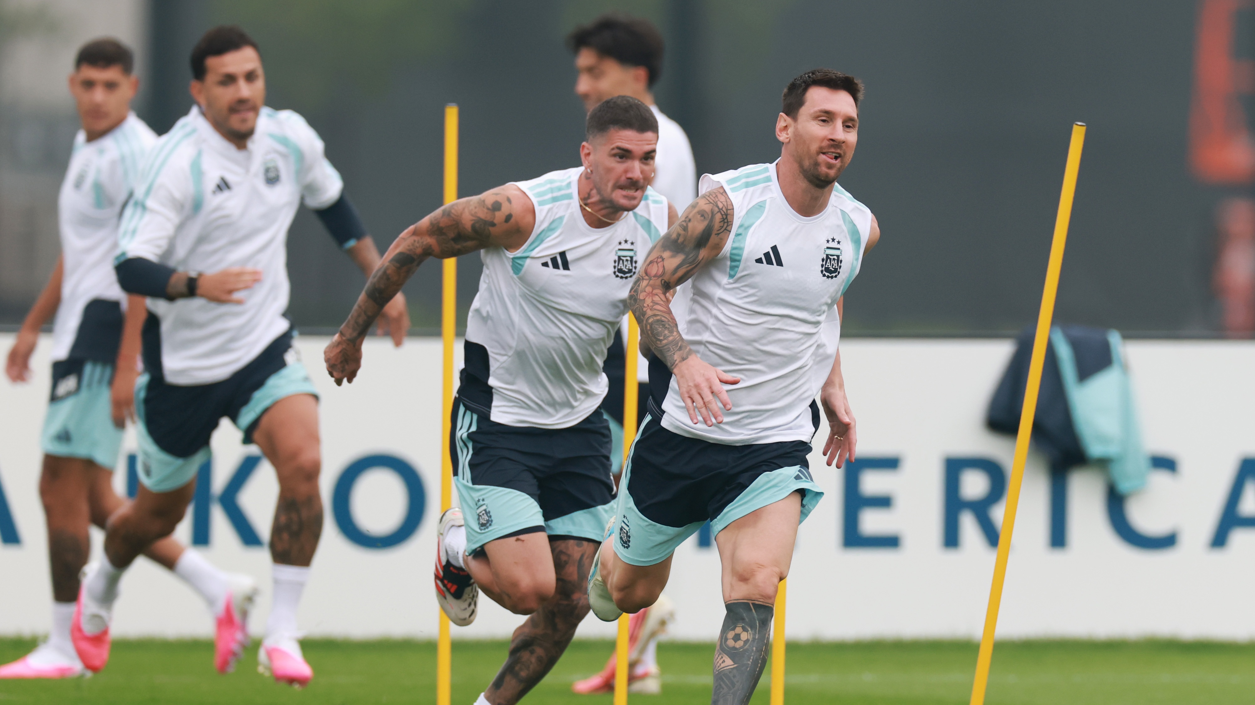 World Cup Final LIVE - Spain vs Argentina free streams, build-up