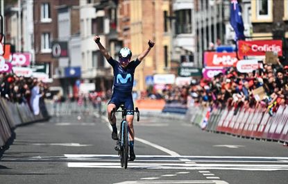 Annemiek van Vleuten (Movistar) wins the 2022 Liège-Bastogne-Liège