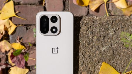 The squared-off camera module on the Sand Storm OnePlus 15