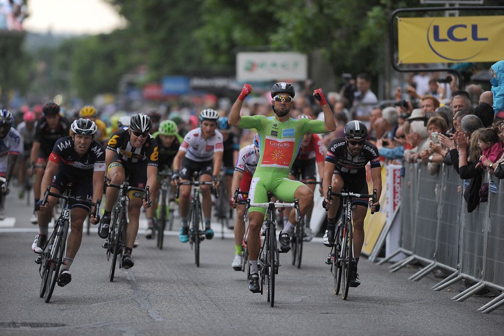 Nacer Bouhanni wins stage 4 of the Crit&eacute;rium du Dauphin&eacute;.