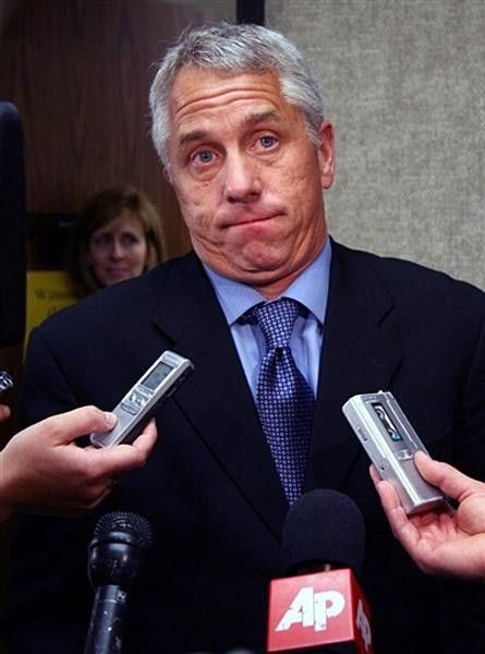 LeMond leaves the court room