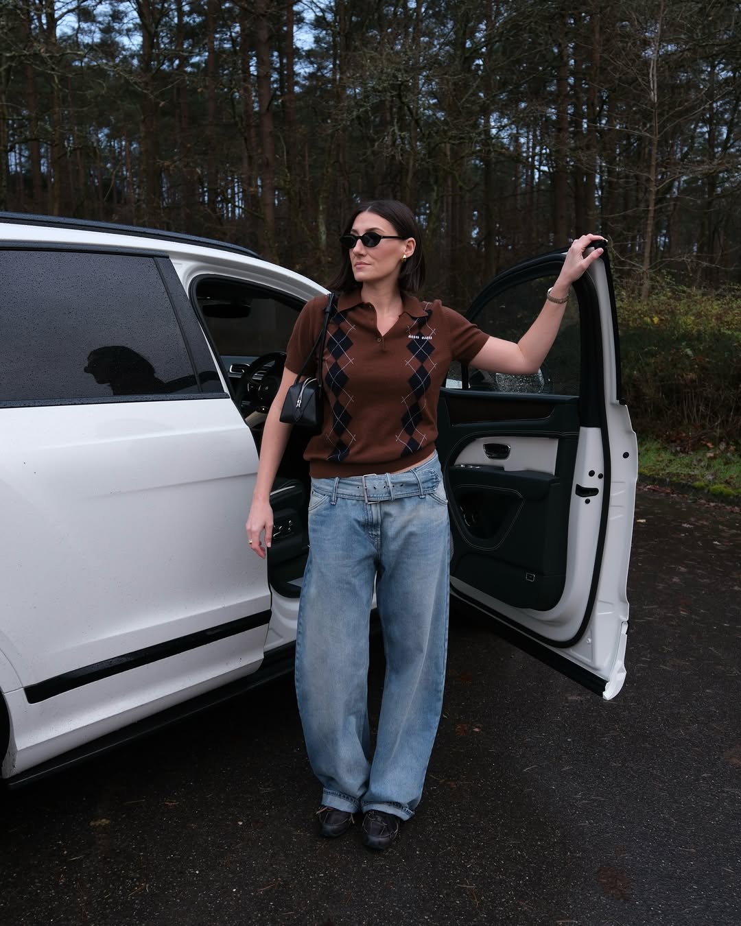 Barrel leg jeans outfits