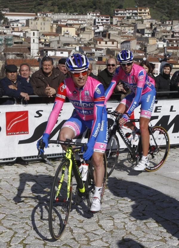 Damiano Cunego (Lampre-ISD) gets ready for the off.
